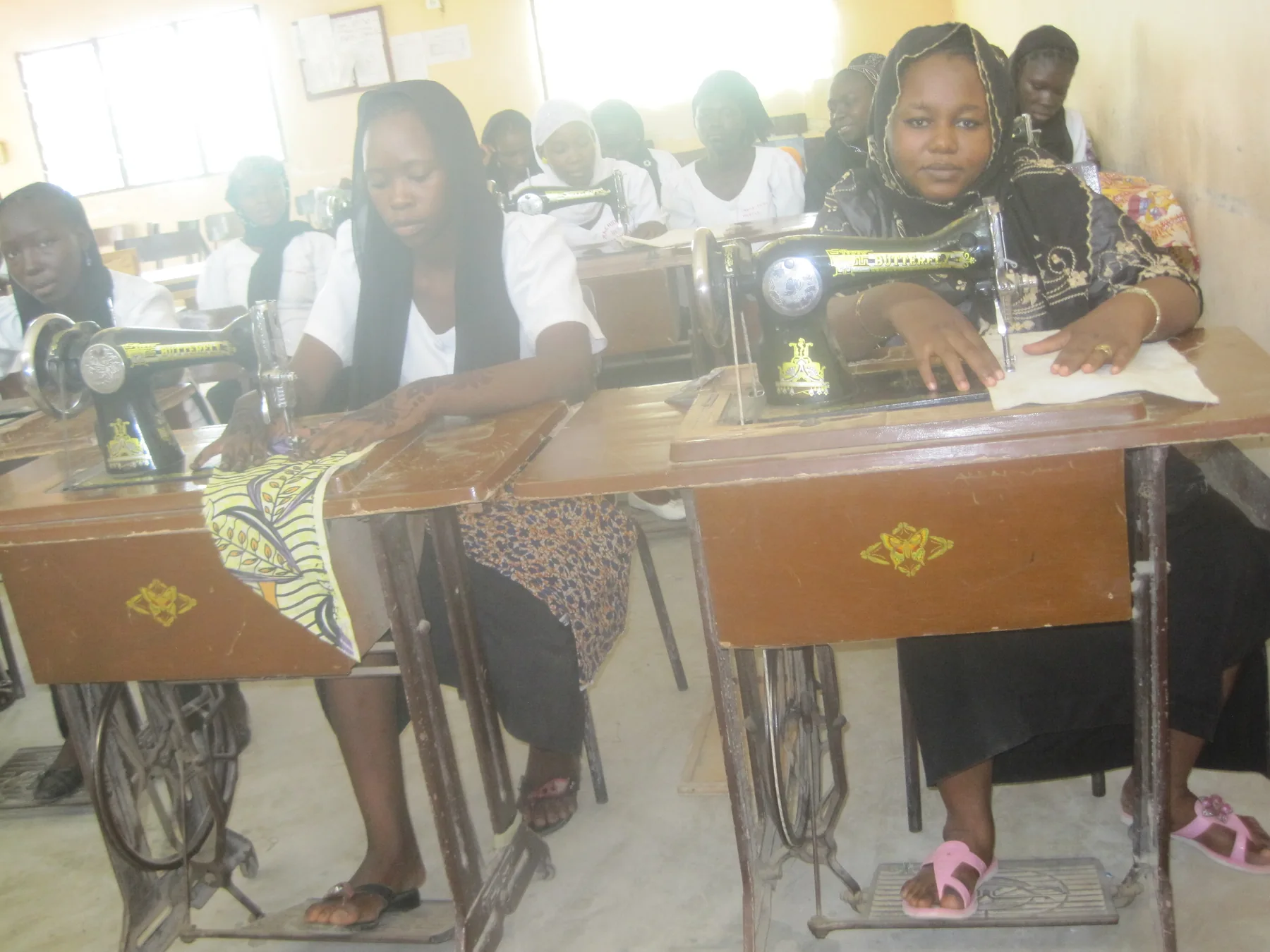 Formation pratique en couture au CEFOPAF